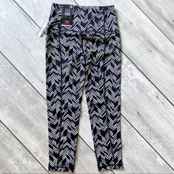 Victoria's Secret VSX High Rise Knockout Capri - Picture 3 of 7